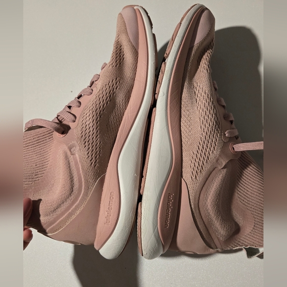 lululemon athletica Women's Chargefeel Mid Workout shoe in Mink Berry - Picture 4 of 6